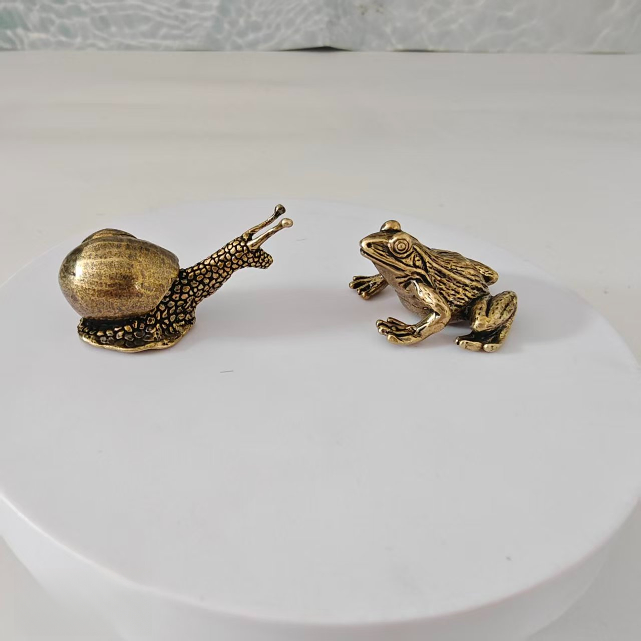 2 pieces of brass frog and sna - Aquarium Fish Farm recension och pris